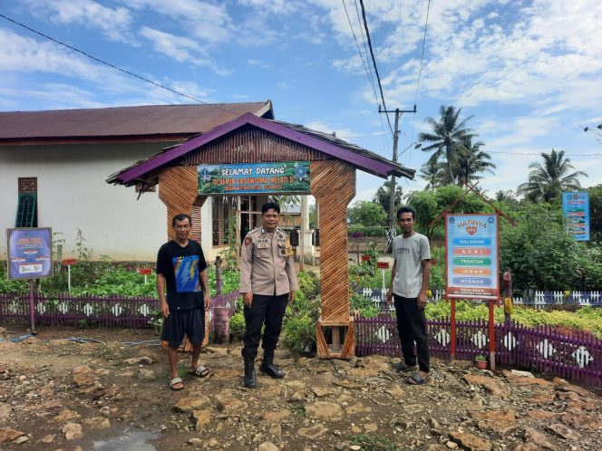 
 Dekatkan Diri kewarga Saat Laksanakan Sambang Desa dan Patroli di Desa Bacu dan Desa Lampoko