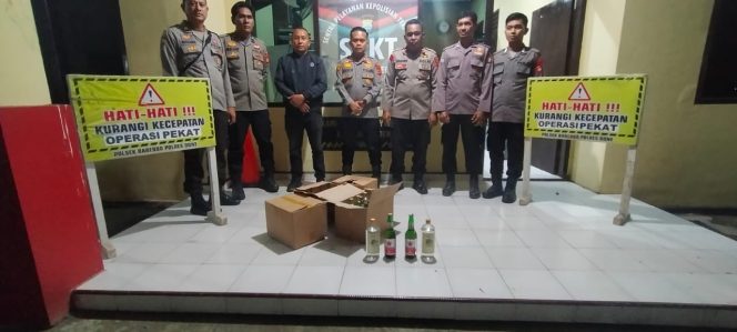 
 Operasi Pekat Kapolsek Barebbo Iptu Dodie Ramaputra Amankan 42 Miras Menjelang Tahun Baru