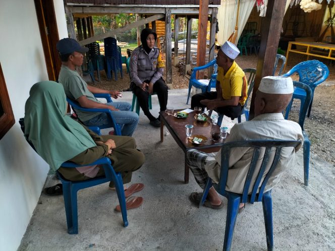 
 Hadir di desa binaan, Aiptu Suhati berkomitmen jaga keamanan desa