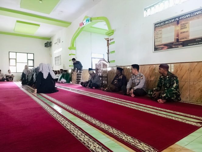 
 Kapolsek Ponre menghadiri acara peringatan isra mi’raj nabi Muhammad SAW didesa Pattimpa