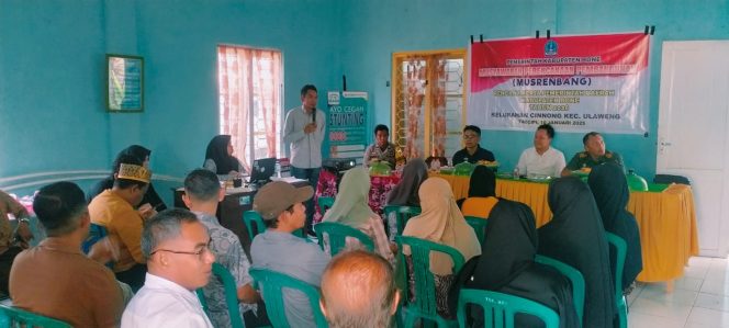 
 Tingkatkan Peran Polri, Bhabinkamtibmas Ulaweng Hadiri Musrenbang di Kelurahan Cinnong