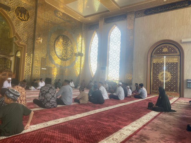 
 Polsek Awangpone Hadiri Peringatan Isra’ Mi’raj Nabi Muhammad ﷺ di Desa Cumpiga