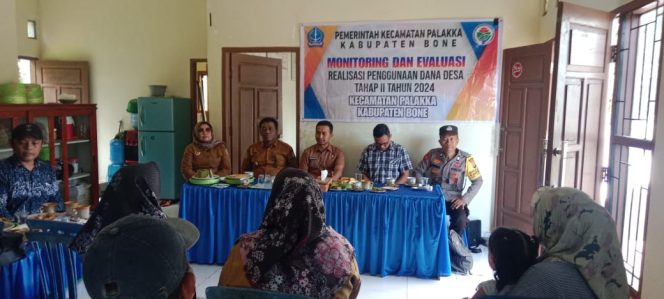 
 Bhabinkamtibmas Hadiri Giat Monitoring dan Evaluasi Realisasi Dana Desa Tahap II Tahun 2024 di Desa Tanah Tengnga, Kecamatan Palakka