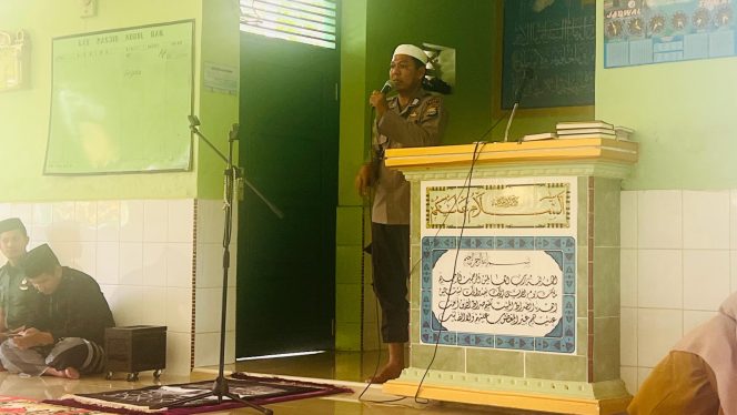 
 Peringatan Isra Mi’raj di Masjid Nurul Haq Desa Pasempe: Bhabinkamtibmas Sampaikan Pesan Kamtibmas