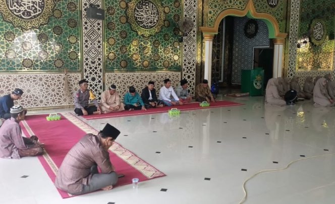 
 Bhabinkamtibmas Polsek Cenrana Hadiri Peringatan Isra Mi’raj Nabi Muhammad