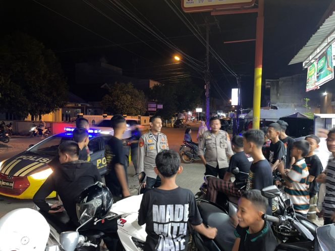 
 Ka SPKT Polsek Tanete Riattang Pimpin Patroli Malam Jaga Kamtibmas Tetap Kondusif