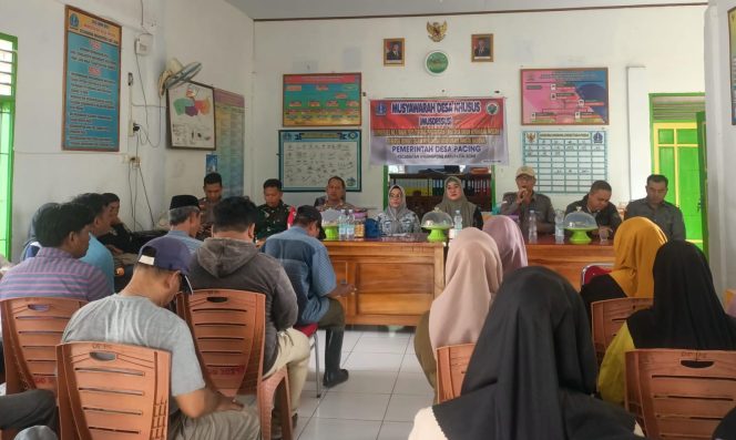 
 Kapolsek Awangpone Musdessus Bahas Penggunaan Dana Desa Pacing untuk Ketahanan Pangan Berbasis BUMDes