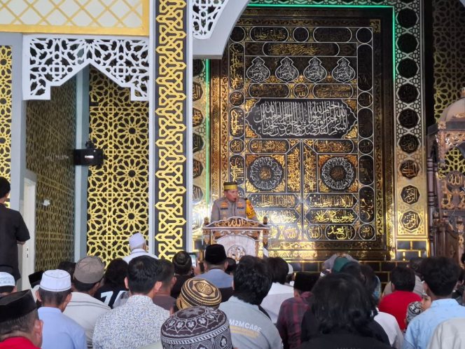 
 Kapolres Bone bersama PJU Melakukan Safari Sholat Jumat di Masjid Akbar Lappariaja