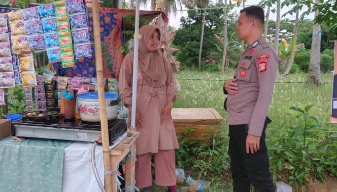 
 Bhabinkamtibmas Bripka Retno Tahir SH Laksanakan Kegiatan Sambang, Situasi Aman dan Terkendali