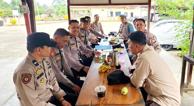 
 Wujud Kebersamaan, Kapolsek Palakka Gelar Coffee Morning dengan Personel