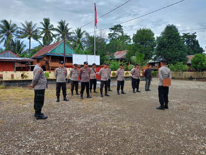 
 Kapolsek Awangpone Evaluasi Perkembangan Penanaman Jagung dalam Program Ketahanan Pangan Nasional