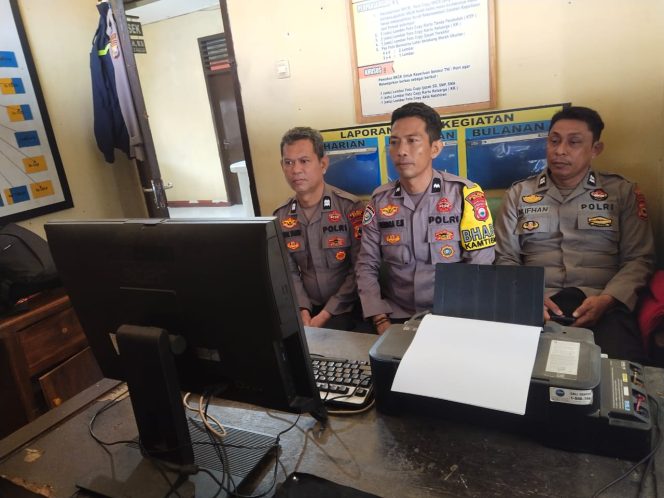 
 Personil Polsek Mare Polres Bone Mengikuti Zoom Meeting Anev Mingguan Program BTP Triwulan 1 Tahun 2025