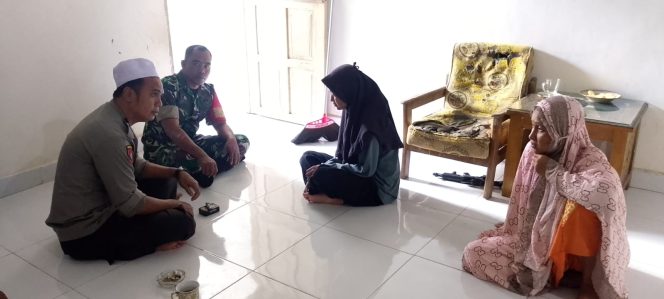 
 Bhabinkamtibmas Dan Babinsa  Barebbo. bersinergi Sambang Warga Desa Binaan