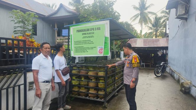 
 Pengecekan Pangkalan Stok Gas Elpiji 3 Kg Bersubsidi Oleh Personil Polsek Lappariaja