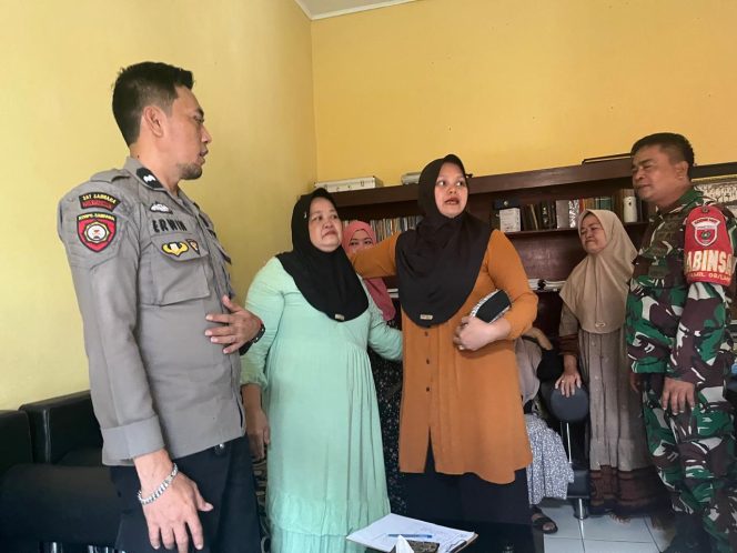 
 Bhabinkamtibmas polsek lamuru melakukan problem solving.