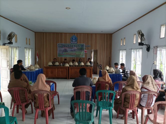 
 Waka Polsek Palakka Hadiri Musdesus: Sampaikan Pesan Penting untuk Keamanan dan Ketertiban Masyarakat