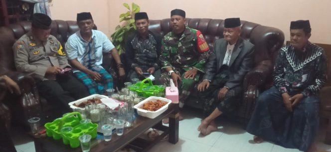 
 Bhabinkamtibmas Polsek Mare Polres Bone Mengikuti Kegiatan Safari Ramadhan