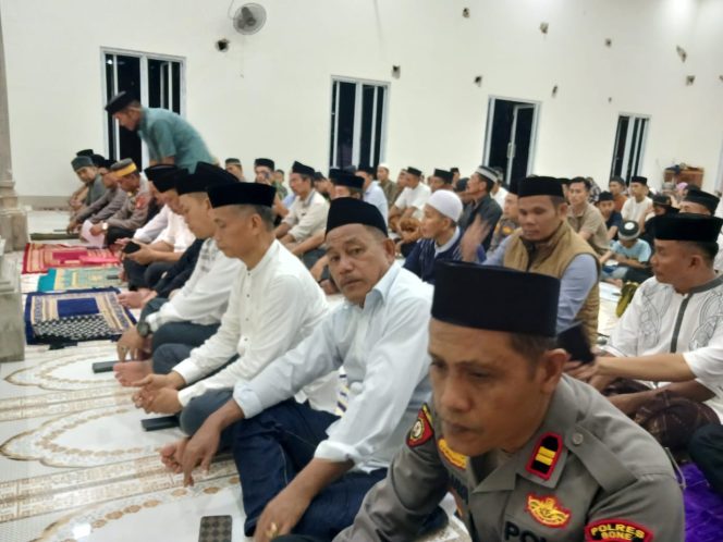 
 Kapolsek Cenrana Hadiri Safari Ramadhan Tingkat Kabupaten Bone Di Kecamatan Cenrana