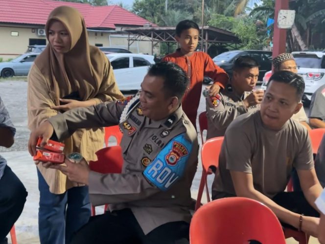 
 Personil Polsek Palakka Gelar Buka Puasa Bersama di Halaman Mapolsek Palakka