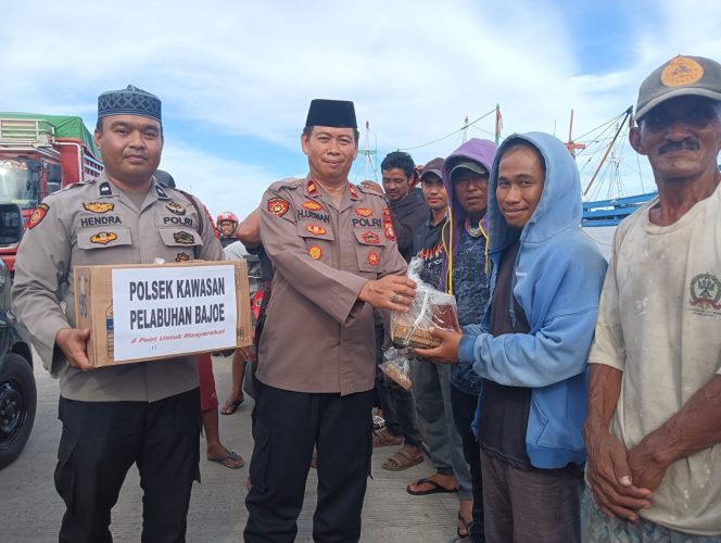 
 Bersama Komunitas Buruh, Berbagi Kebahagiaan, Raih Keberkahan Ramadhan