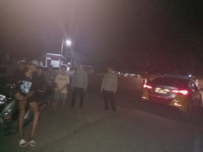 
 Cegah Gangguan Kamtibmas Selama Bulan Ramadhan,Polsek Mare Gelar Patroli Malam