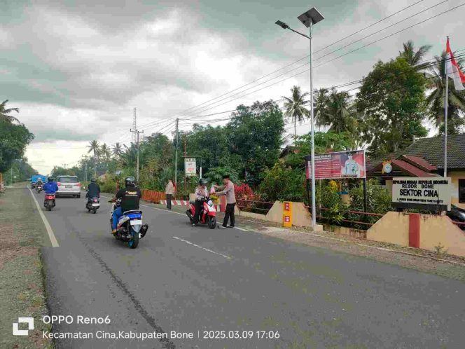 
 Giat Berbagi, Polsek CIna Berbagi Keberkahan Bulan Suci Ramadhan