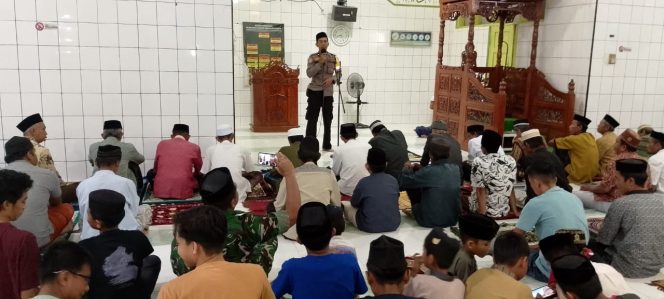 
 Pesan Kamtibmas Disampaikan Saat Bhabinkamtibmas Polsek Barebbo Safari Ramadhan Di Masjid Ibadurahman