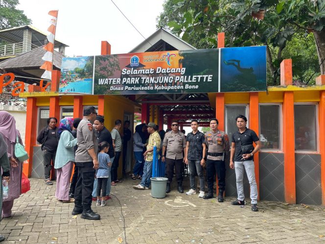 
 Polsek Tanete Riattang Laksanakan Pengamanan Objek Wisata di Tanjung Pallette