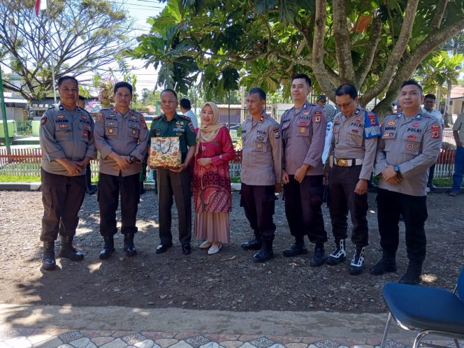 
 Personil Polsek Tellu Siattinge Hadiri Lepas Sambut Danramil-04 Tellu Siattinge