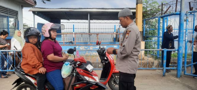 
 Beri Edukasi Keselamatan, Personil Temui Pengguna Jasa