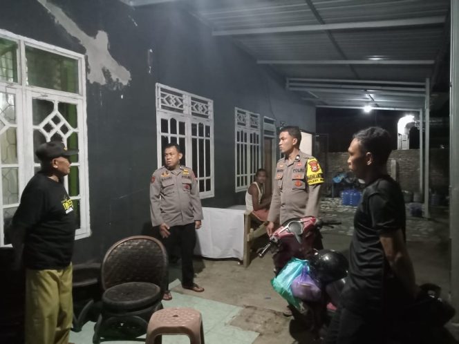 
 Bangun Kedekatan Dan Jaga Kamtibmas, Personil Polsek Mare Sambangi Warga Diwilayah Hukumnya
