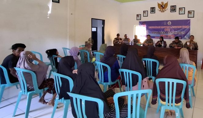 
 Polsek Awangpone Menghadiri Penyaluran BLT Dana Desa Unra April–Mei 2025