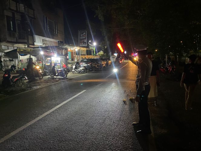 
 Satlantas Polres Bone Kawal Dan Pam Pemberangkatan Calon Jemaah Haji