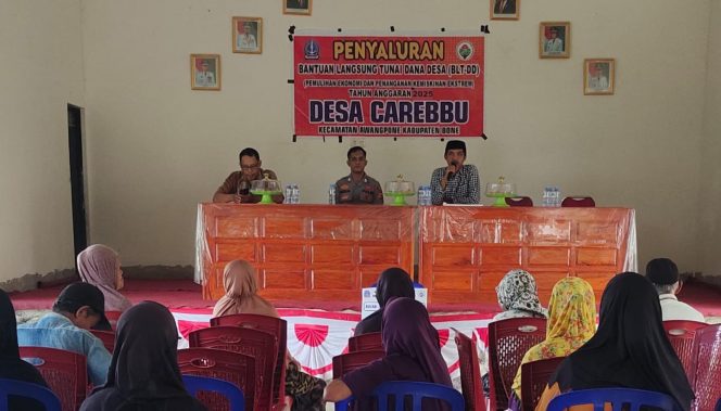 
 Polsek Awangpone Penyaluran BLT Dana Desa Carebbu Bulan Mei 2025