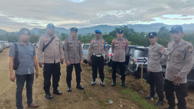 
 Kapolri dan Mentan Kunjungi Desa Bolli, Kapolsek Sibulue Pimpin Pengamanan di Helipad