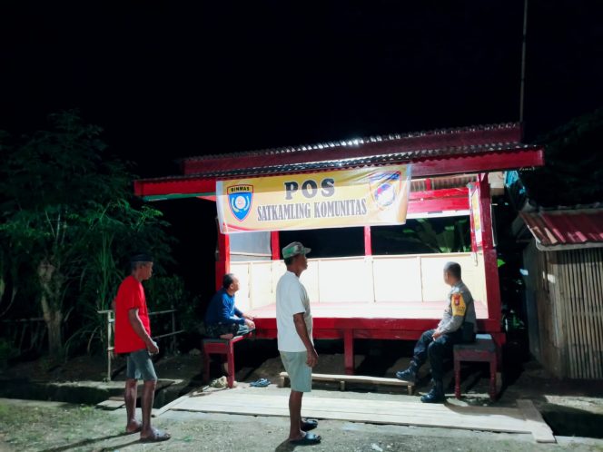 
 ‎Jaga Kamtibmas yang Kondusif, Bhabinkamtibmas Desa Tirong Bripka Ilyas Bentuk Pos Satkamling Komunitas  ‎
