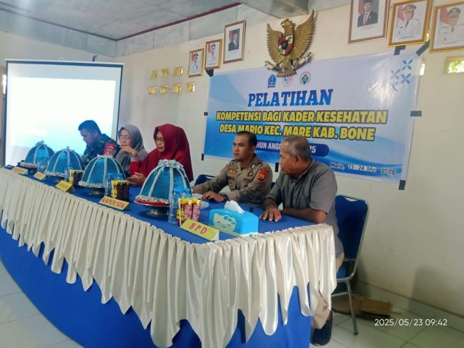 
 Sinergi Polri Dan Masyarakat Wujudkan Desa Sehat, Bhabinkamtibmas Hadiri  Pelatihan Kader Posyandu