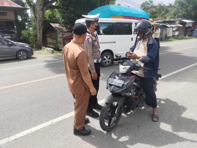 
 Satlantas Polres Bone Gelar Penertiban Pajak Kendaraan Bermotor Bersama UPT Samsat Bone
