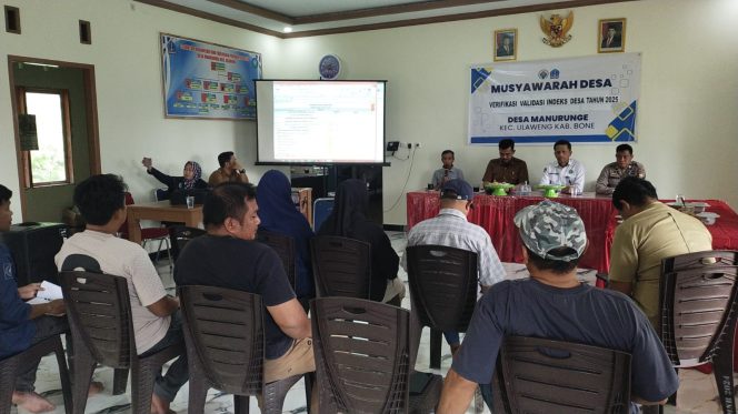 
 BHABINKAMTIBMAS HADIRI MUSYAWARAH DESA MANURURUNGE TERKAIT VERIFIKASI DAN VALIDASI INDEKS DESA TAHUN 2025