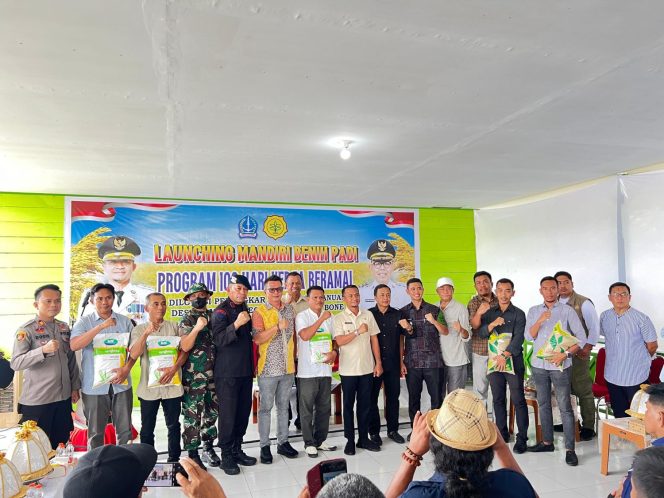 
 Bupati Bone Launching Mandiri Benih Padi dan Tanam Perdana di Desa Samaelo dalam Program 100 Hari Kerja Beramal