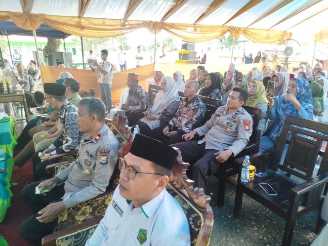 
 Wakapolsek Tellu Siattinge Hadiri Wisuda Santri Ponpes Darul Qur’an Pajalele