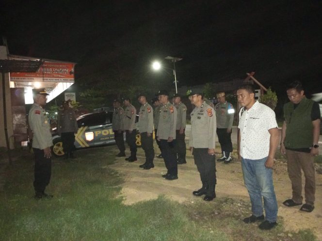 
 Polsek Awangpone Apel Kesiapan Pengamanan Malam Takbiran Idul Adha 1446 H