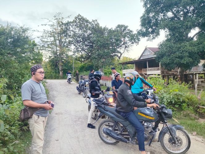 
 Personel Polsek Bontocani Melaksanakan Patroli Siang Hari Untuk Antisipasi Gangguan Kamtibmas Di Hari Raya Ied Adha 1446 H