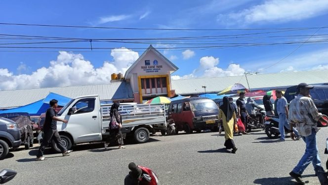 
 Kanit Intel Polsek Lappariaja Laksanakan Giat Monitoring di Pasar Parigi Menjelang Idul Adha