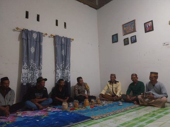 
 Bhabinlamtibmas Polsek Ponre laksanakan DDS pererat sinergi dengan warga desa binaan