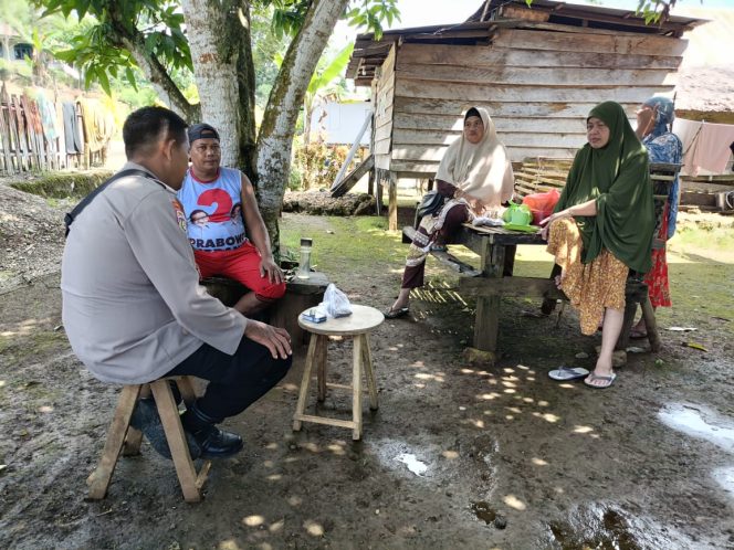 
 Sambang Door to Door, Cara Bripka Hamdan Rangkul Warga Jaga Ketertiban