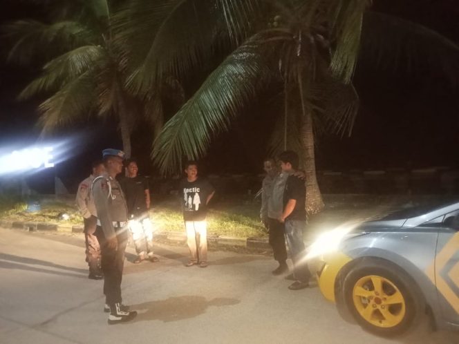 
 Antisipasi Premanisme dan Gangguan Kamtibmas di Malam Hari, Polsek Pelabuhan Lakuka Patroli