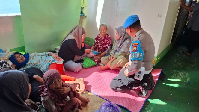 
 Diruang Penumpang Kapal, Beri Rasa Aman Cegah Kejahatan  Dengan Kehadiran Polisi