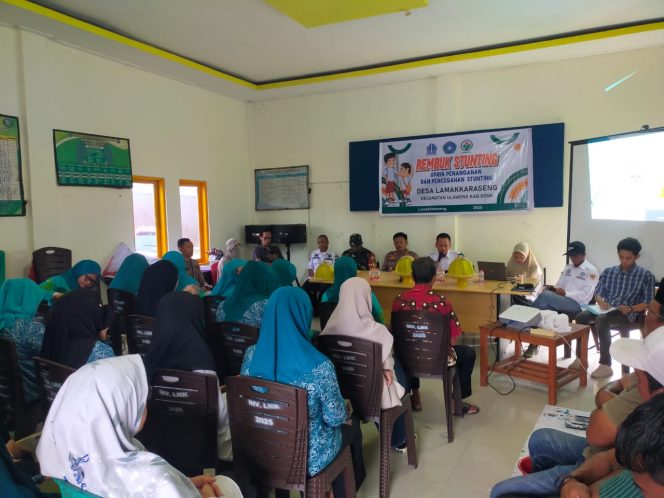 
 Kapolsek Ulaweng Hadiri Pertemuan Rembuk Stunting di Balai Desa Lamakkaraseng