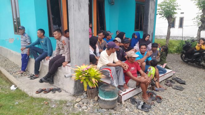 
 Aipda Jamaluddin Sambangi Keramaian Warga di Desa Bulie, Wujudkan Kedekatan Polisi dengan Masyarakat